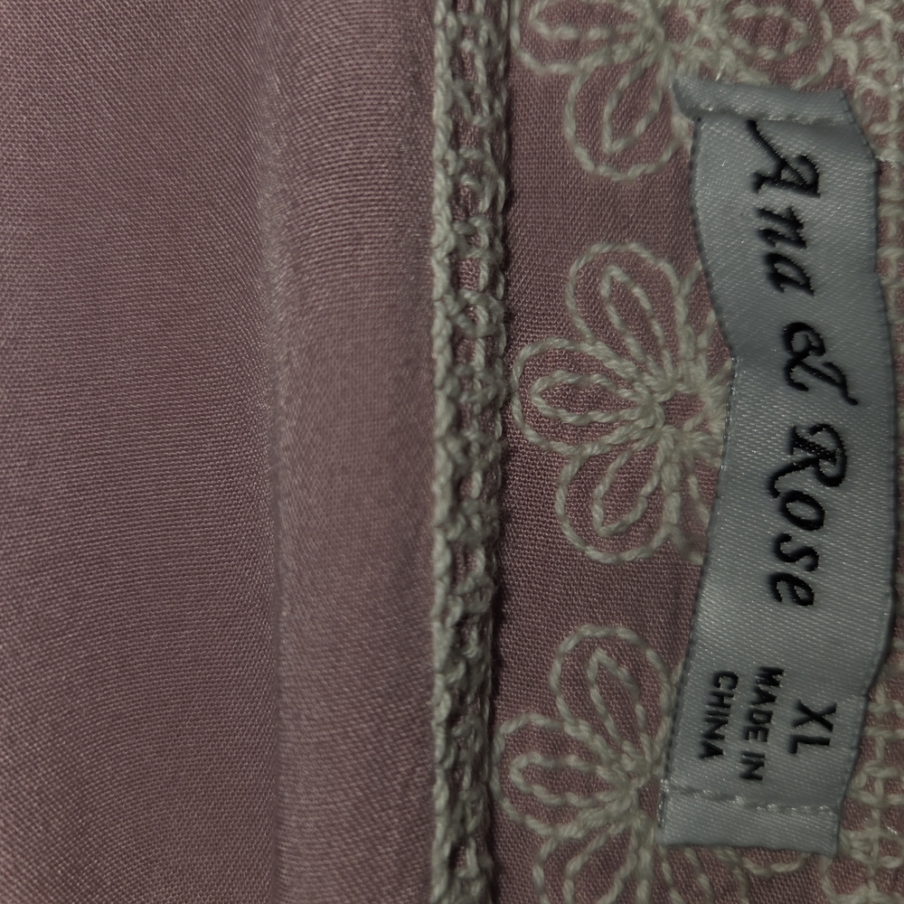 Elegant Embroidered Women's Blouse in Blush Pink - Picture 7 of 8